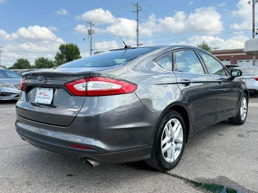 Gray 2016 Ford Fusion SE