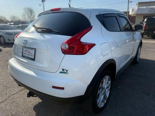 Pearl White 2014 Nissan Juke SV