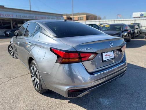 2022 Nissan Altima 2.5 SV