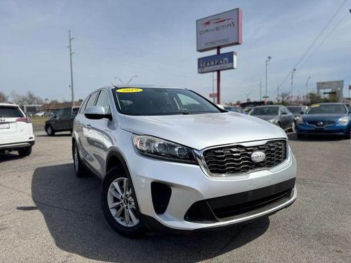 Silver 2019 Kia Sorento L