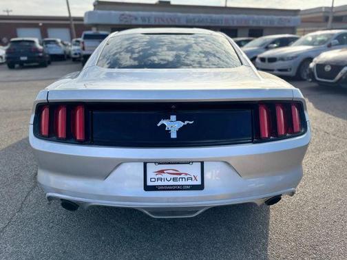 2016 Ford Mustang V6