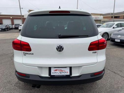 2016 Volkswagen Tiguan SE