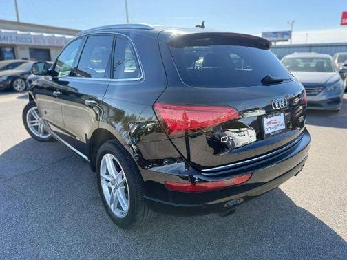 Brilliant Black 2017 Audi Q5 2.0T Premium Plus