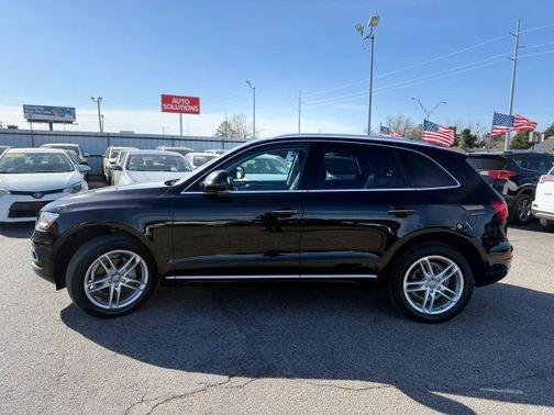 Brilliant Black 2017 Audi Q5 2.0T Premium Plus