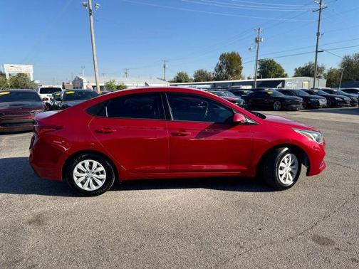 2020 Hyundai Accent SE