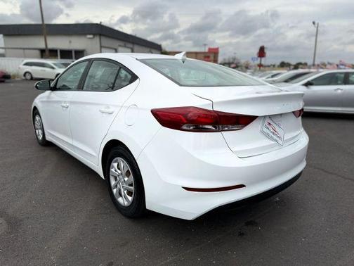 Quartz White Pearl 2017 Hyundai ELANTRA SE