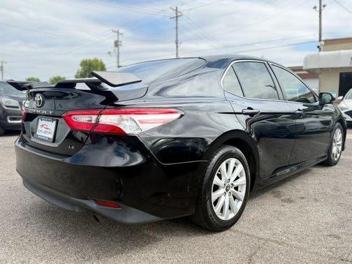 Black 2018 Toyota Camry LE