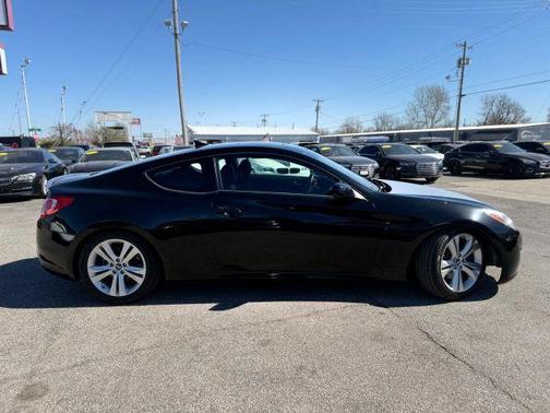 2011 Hyundai Genesis Coupe 2.0T Premium
