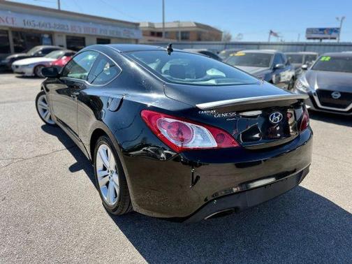 2011 Hyundai Genesis Coupe 2.0T Premium