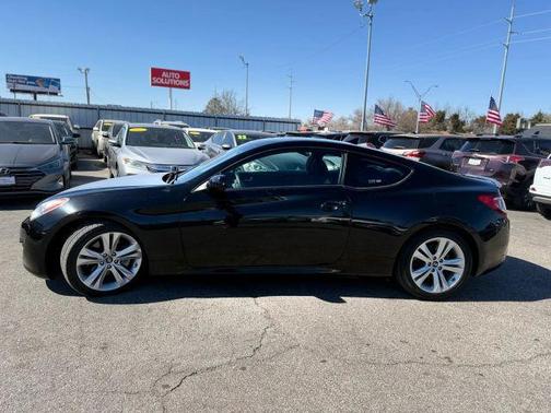 2011 Hyundai Genesis Coupe 2.0T Premium