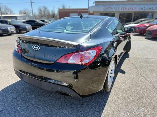 2011 Hyundai Genesis Coupe 2.0T Premium