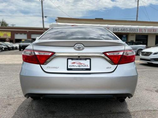 Silver 2016 Toyota Camry SE