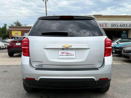 Silver 2017 Chevrolet Equinox LT