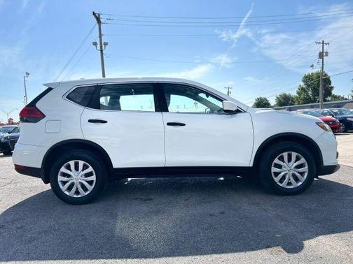 Glacier White 2017 Nissan Rogue S
