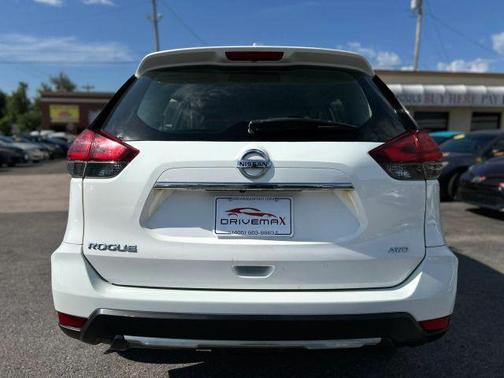 Glacier White 2017 Nissan Rogue S