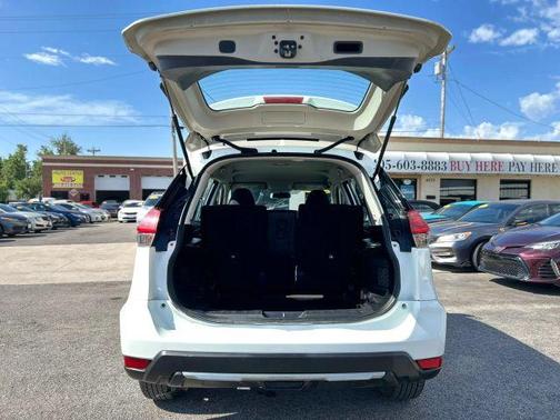 Glacier White 2017 Nissan Rogue S