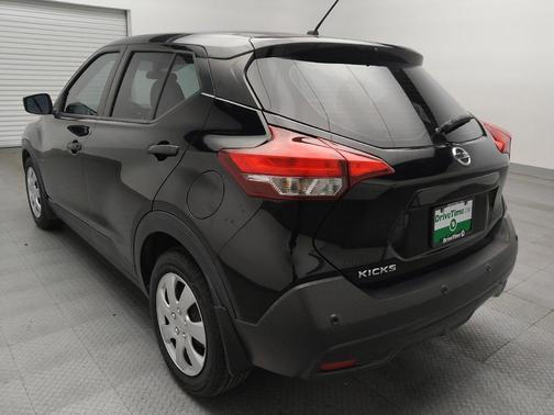 Super Black 2020 Nissan Kicks S