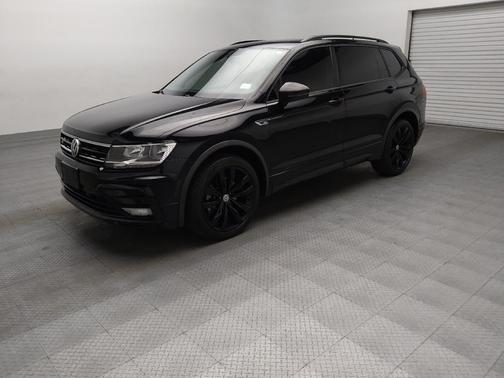 Deep Black Pearl 2021 Volkswagen Tiguan 2.0T SE R-Line Black