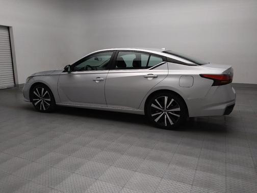 2021 Nissan Altima SR FWD