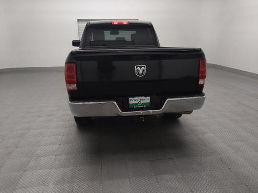 Diamond Black Crystal Pearlcoat 2019 RAM 1500 Tradesman