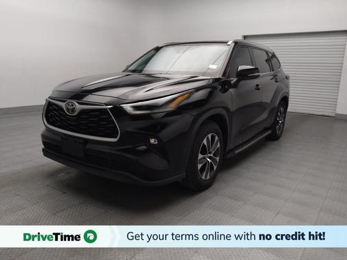 Midnight Black Metallic 2021 Toyota Highlander XLE
