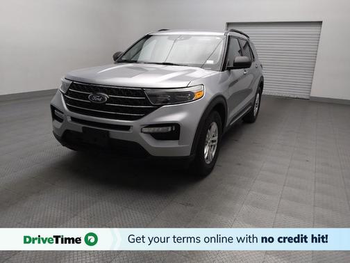 Iconic Silver Metallic 2022 Ford Explorer XLT