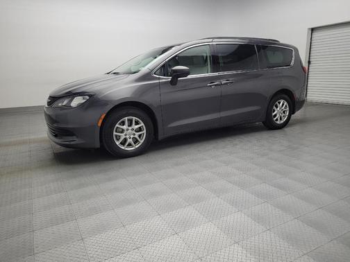 2020 Chrysler Voyager LXI
