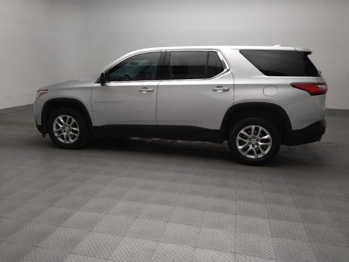 Silver Ice Metallic 2021 Chevrolet Traverse LS