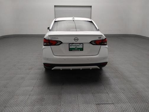 Aspen White Tricoat 2023 Nissan Versa 1.6 S