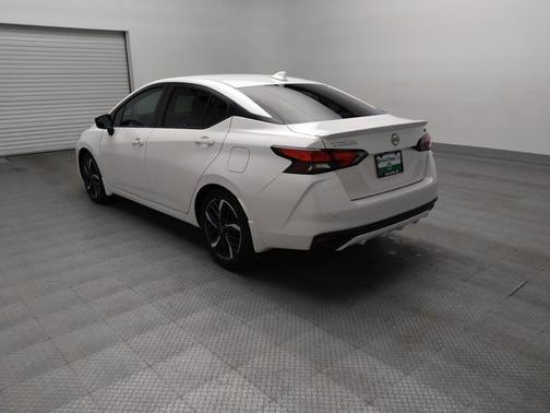 Aspen White Tricoat 2023 Nissan Versa 1.6 S