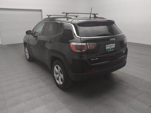 Diamond Black Crystal Pearlcoat 2019 Jeep Compass Latitude