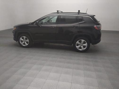 Diamond Black Crystal Pearlcoat 2019 Jeep Compass Latitude