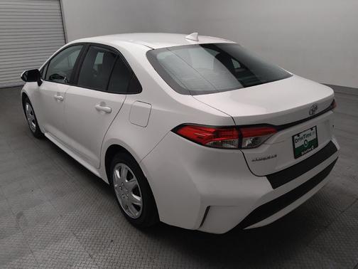 White 2021 Toyota Corolla LE