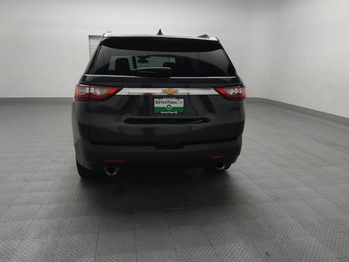 Graphite Metallic 2020 Chevrolet Traverse LT Cloth