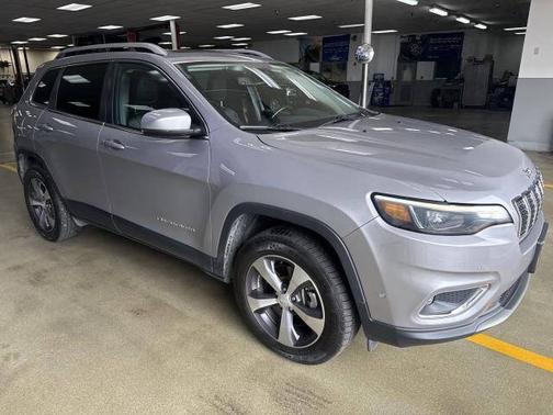 Silver 2021 Jeep Cherokee LIMITED
