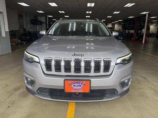 Silver 2021 Jeep Cherokee LIMITED