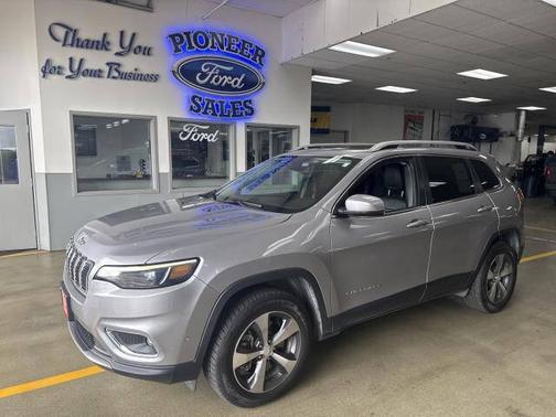 Silver 2021 Jeep Cherokee LIMITED
