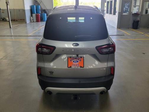 ICONIC SILVER METALLIC 2024 Ford Escape ACTIVE