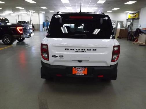 OXFORD WHITE 2023 Ford Bronco Sport OUTER BANKS