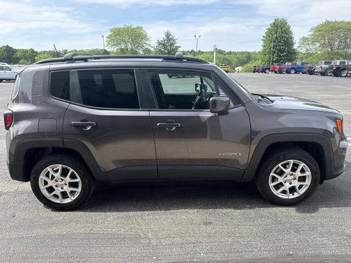 Black 2021 Jeep Renegade LATITUDE