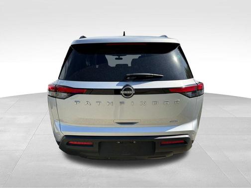 Brilliant Silver Metallic 2025 Nissan Pathfinder SV 4WD