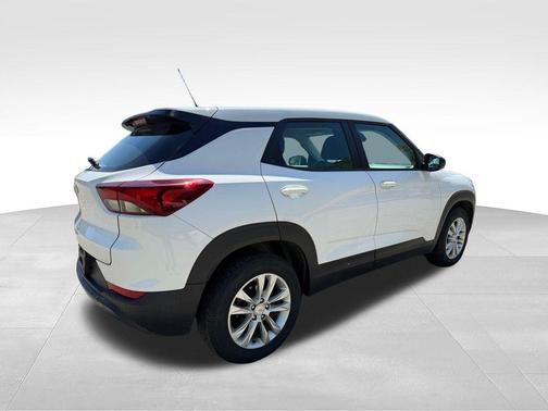 Summit White 2021 Chevrolet Trailblazer LS