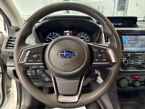 Crystal White Pearl 2022 Subaru Impreza Base