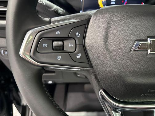 Mosaic Black Metallic 2026 Chevrolet Trailblazer LT
