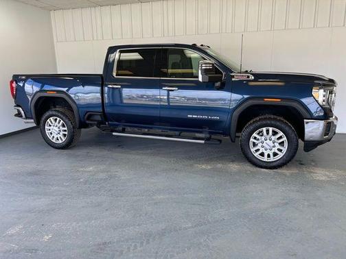 Pacific Blue Metallic 2021 GMC Sierra 2500 SLT