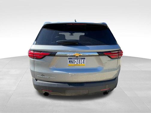 Sterling Gray Metallic 2023 Chevrolet Traverse LS
