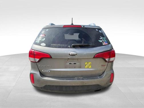 Titanium Silver 2014 Kia Sorento LX