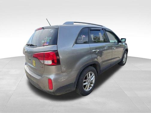 Titanium Silver 2014 Kia Sorento LX