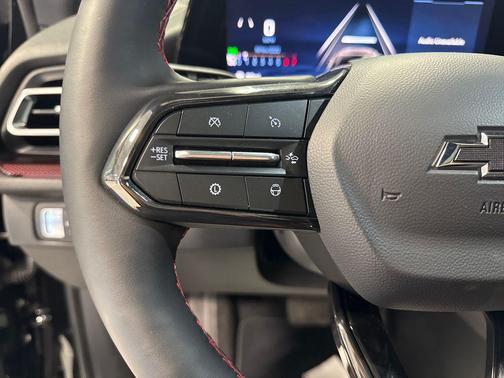 Mosaic Black Metallic 2026 Chevrolet Traverse RS