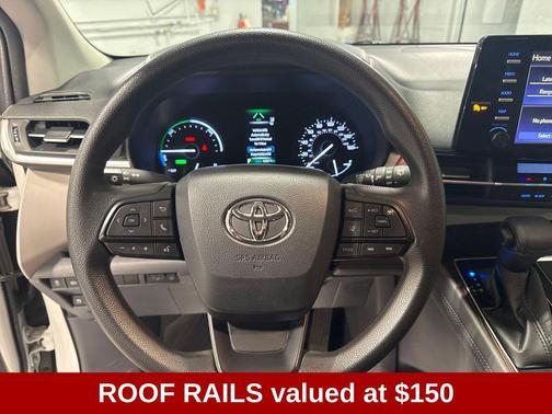 White 2022 Toyota Sienna LE